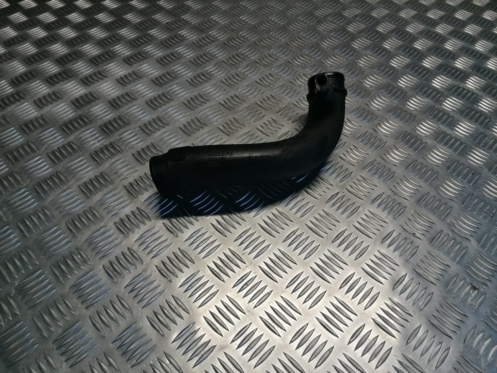 Interkulera caurule priekš VOLVO V70 2007 1 Interkulera caurule priekš VOLVO V70 2007