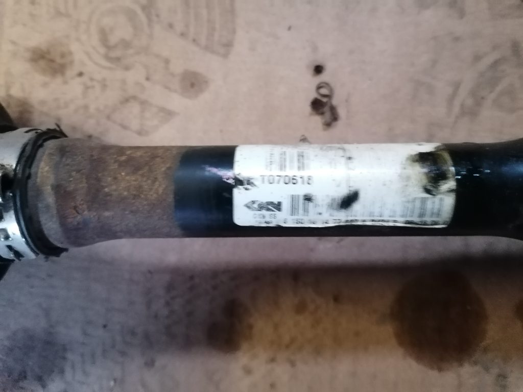 Pusass priekšēja labā priekš VOLVO V70 2007