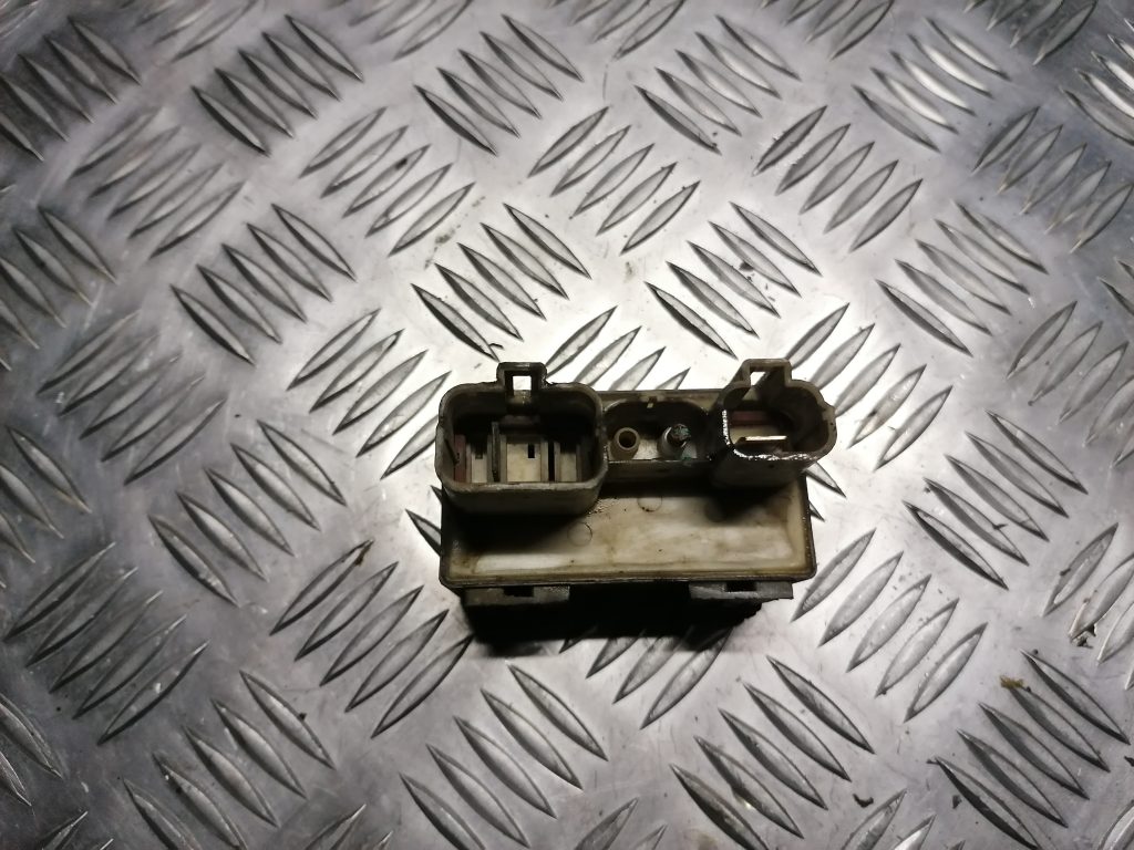 Ventilatora releja priekš VOLVO 850 1995 2 Ventilatora releja priekš VOLVO 850 1995