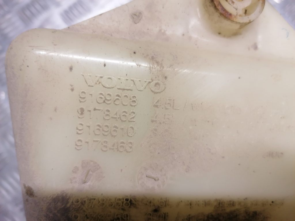 Mazgātāja šķidruma tvertne priekš VOLVO 850 1995
