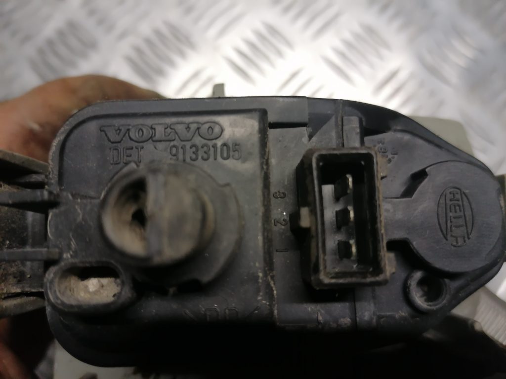 Pagrieziena signala lukturis priekš VOLVO 850 1995 2 Pagrieziena signala lukturis priekš VOLVO 850 1995