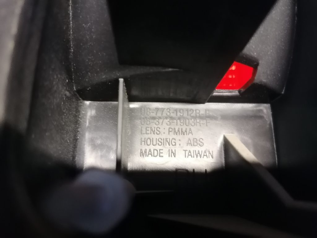 Aizmugurējais labais lukturis priekš VOLVO 850 1995