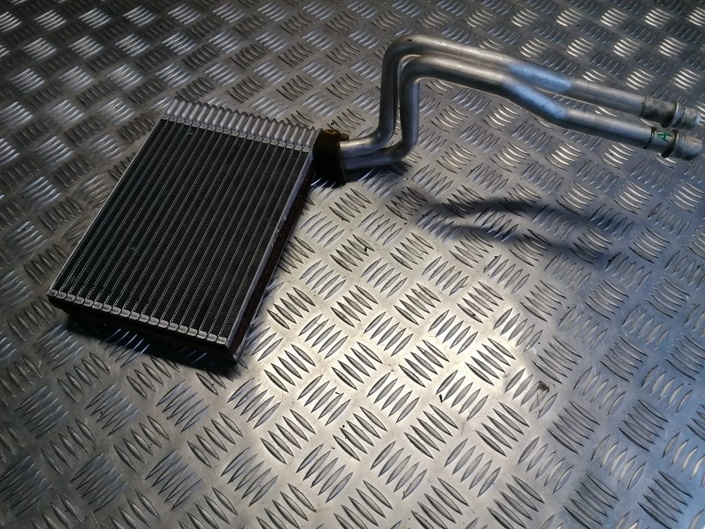 Apsildes sistēmas radiators priekš VOLVO 850 1995 1 Apsildes sistēmas radiators priekš VOLVO 850 1995