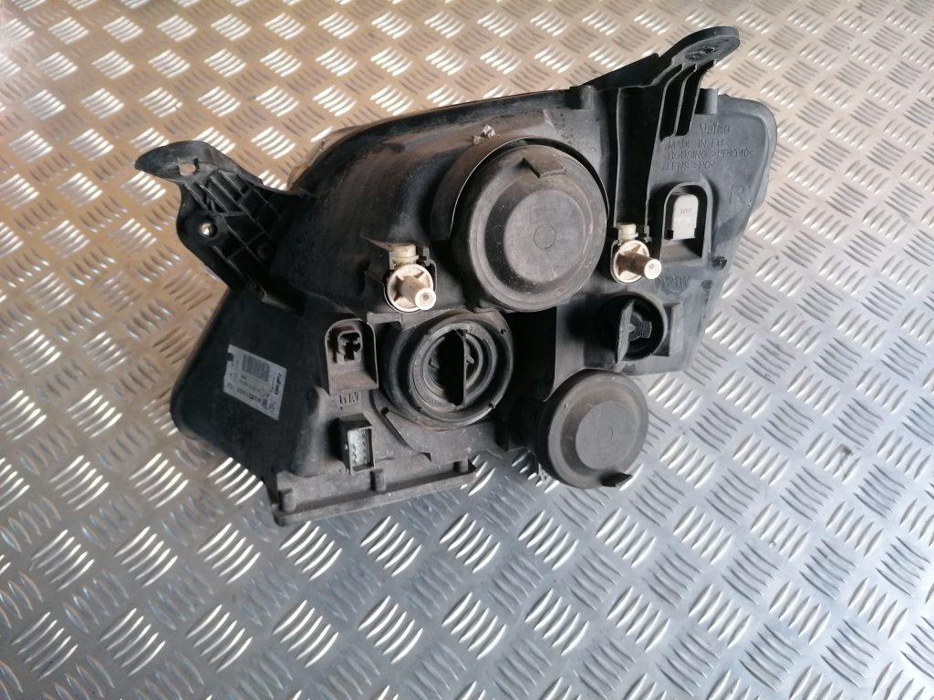 Priekšējais labais lukturis priekš OPEL MERIVA 2005 2 Priekšējais labais lukturis priekš OPEL MERIVA 2005