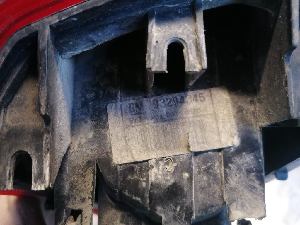 Aizmugurējais kreisais lukturis priekš OPEL MERIVA 2005 2 Aizmugurējais kreisais lukturis priekš OPEL MERIVA 2005