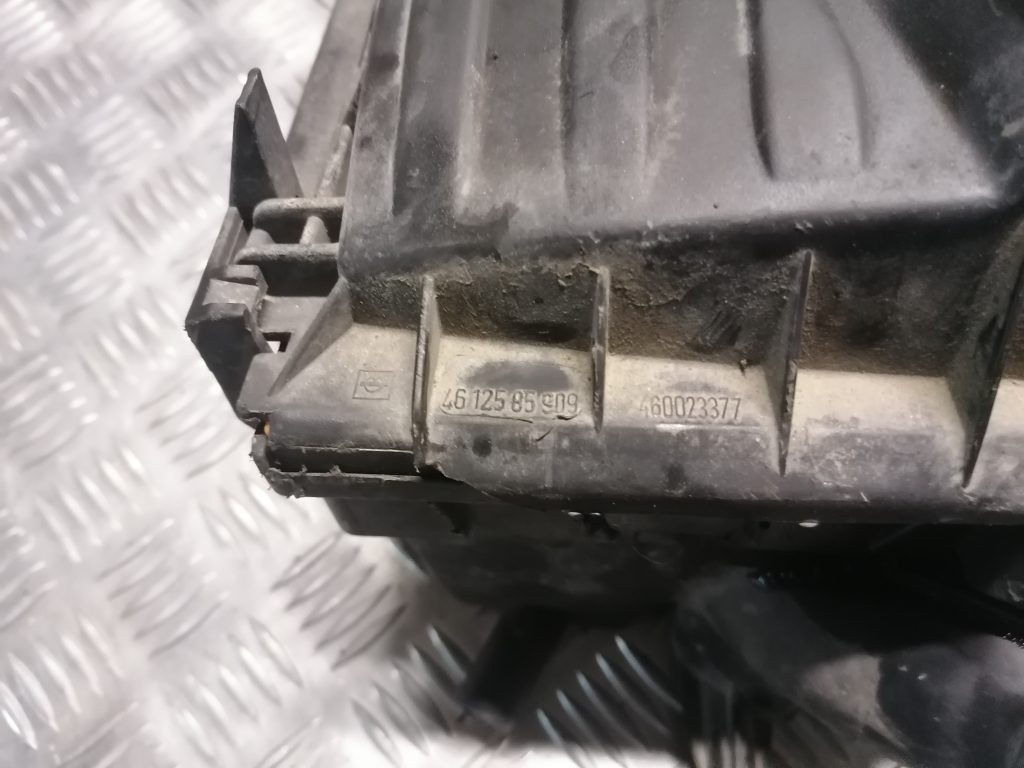 Gaisa filtra korpuss priekš OPEL MERIVA 2005