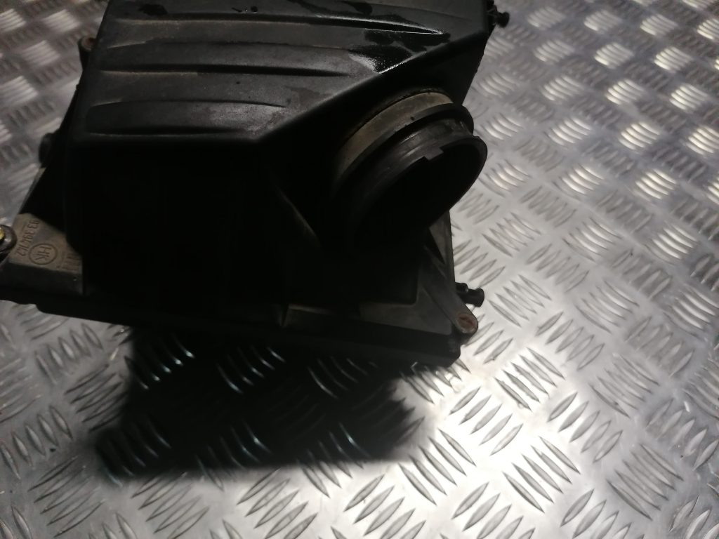 Gaisa filtra korpuss priekš OPEL MERIVA 2005