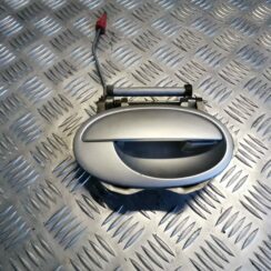 Priekšējāis labais durvju rokturis priekš OPEL MERIVA 2005