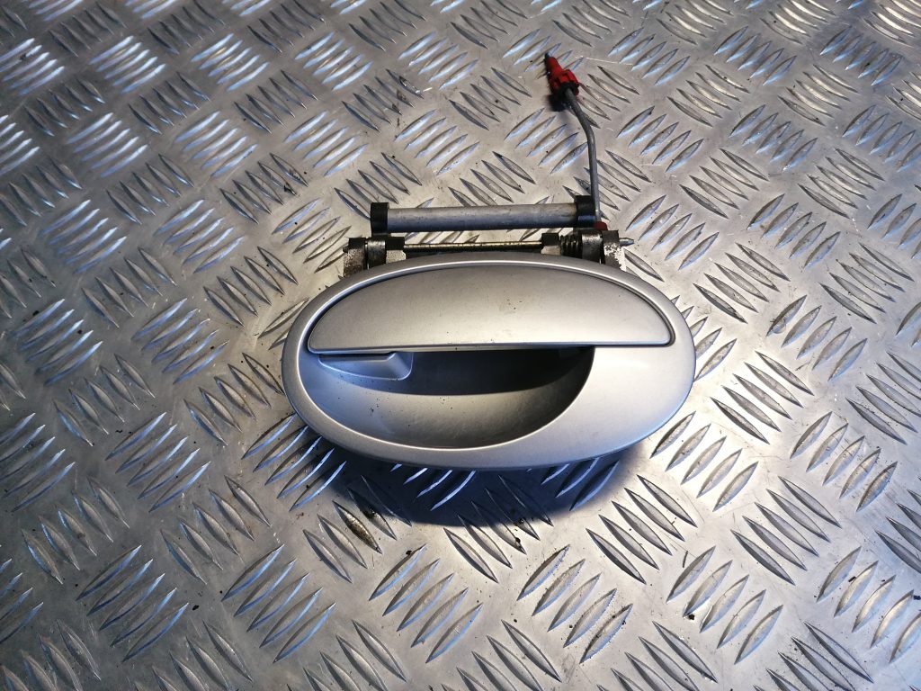 Aizmugurējais kreisais durvju rokturis priekš OPEL MERIVA 2005