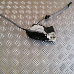 Priekšējo labo durvju slēdzene priekš VW POLO 2011