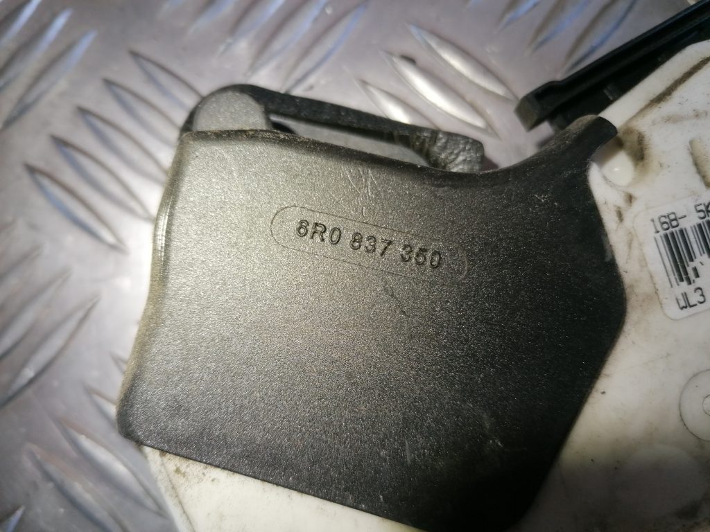 Priekšējo labo durvju slēdzene priekš VW POLO 2011 2 Priekšējo labo durvju slēdzene priekš VW POLO 2011