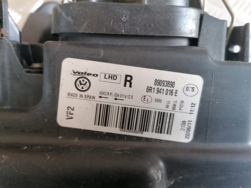 Priekšējais labais lukturis priekš VW POLO 2011 3 Priekšējais labais lukturis priekš VW POLO 2011