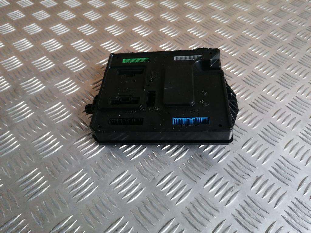 Komforta vadības bloks priekš RENAULT MEGANE 2011 1 Komforta vadības bloks priekš RENAULT MEGANE 2011