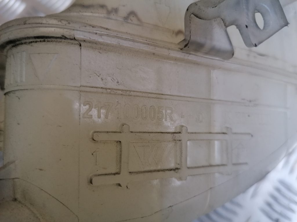 Dzesēšanas šķidruma tvertne priekš RENAULT MEGANE 2011