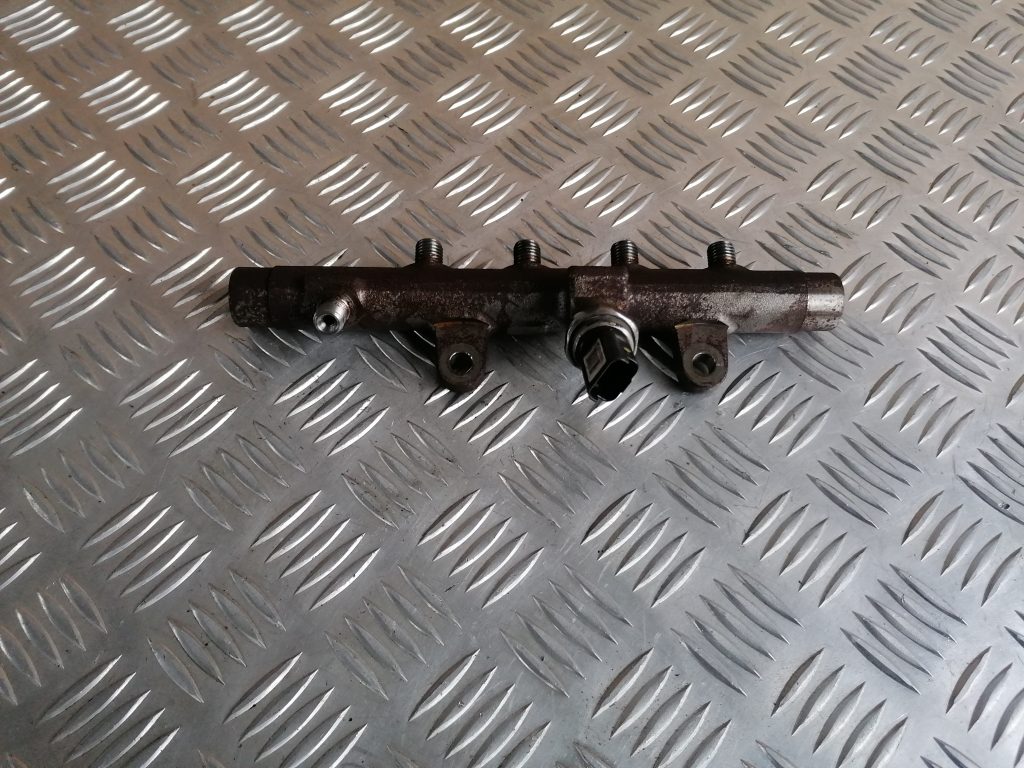 Degvielas sadales caurule priekš RENAULT MEGANE 2011