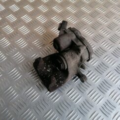 Aizmugurējais kreisais suports priekš RENAULT MEGANE 2011