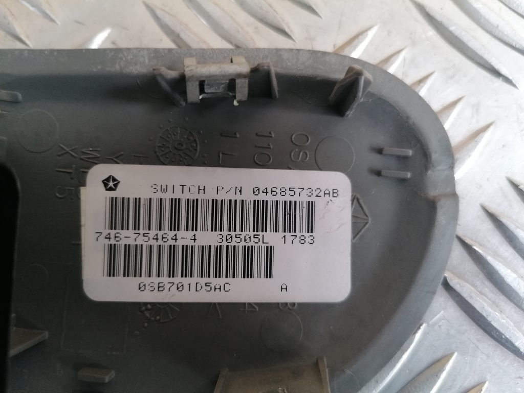 Šofera durvju slēdža pogas priekš CHRYSLER GRAND VOYAGER 2004 4 Šofera durvju slēdža pogas priekš CHRYSLER GRAND VOYAGER 2004