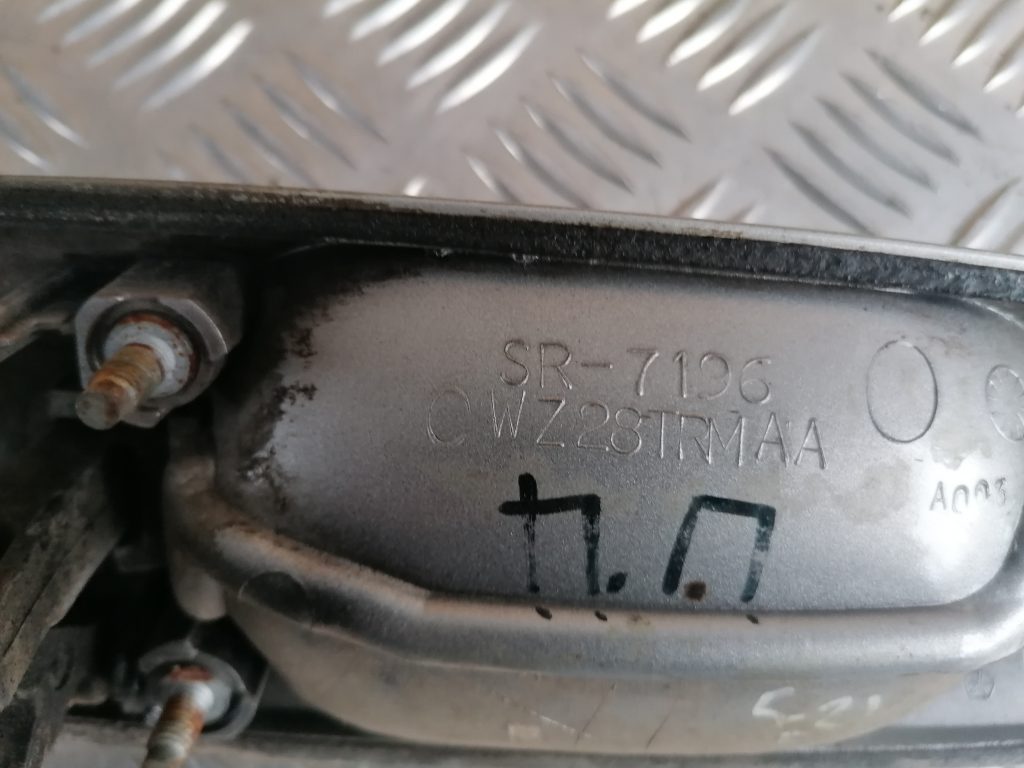 Priekšējāis labais durvju rokturis priekš CHRYSLER GRAND VOYAGER 2004