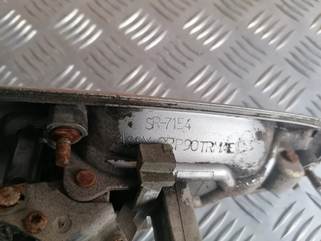 Priekšējāis labais durvju rokturis priekš CHRYSLER GRAND VOYAGER 2004