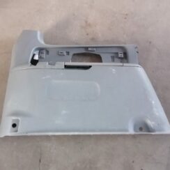 Bagāžnieka nodalījuma sānu apdare priekš CHRYSLER GRAND VOYAGER 2004