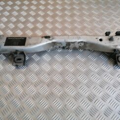 Priekšējā radiatora rāmja augšēja daļa priekš CHRYSLER GRAND VOYAGER 2004