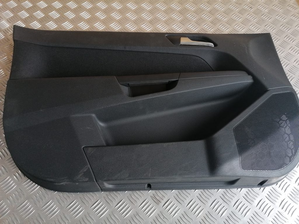 Priekšējo kreiso durvju apdare priekš OPEL ASTRA H 2006 1 Priekšējo kreiso durvju apdare priekš OPEL ASTRA H 2006