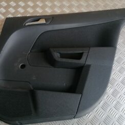 Aizmugurējo labo durvju apdare priekš OPEL ASTRA H 2006