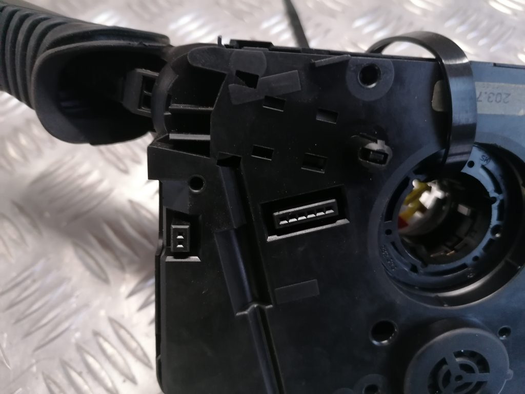 Stūres statnes slēdzis priekš OPEL ASTRA H 2006