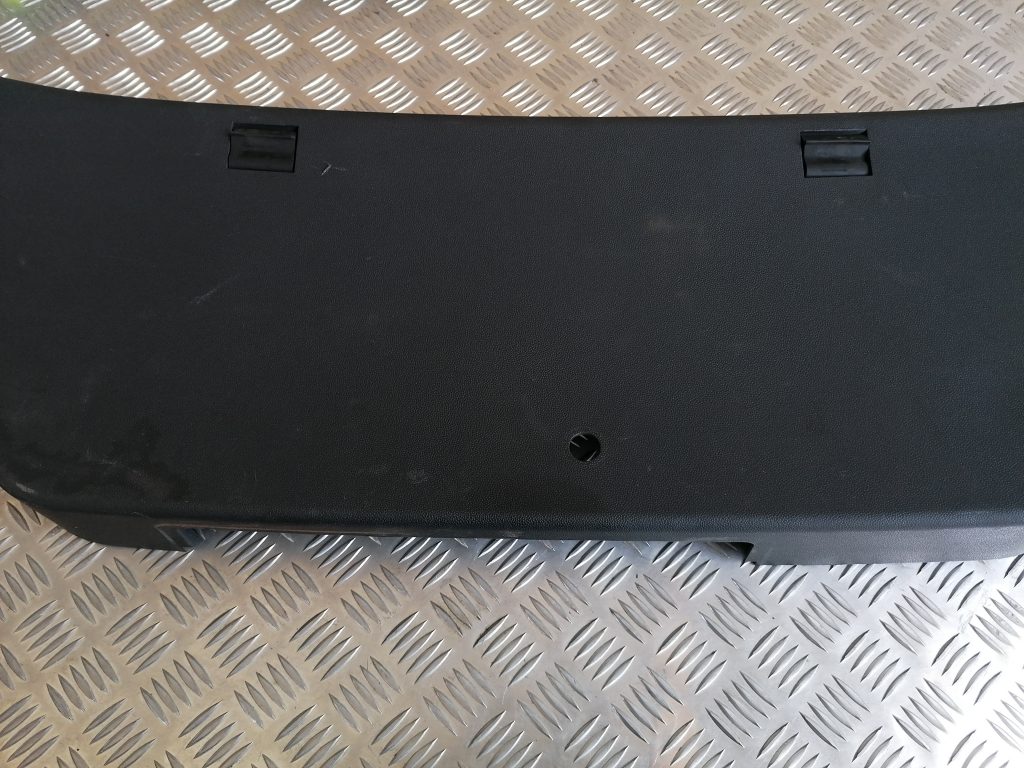 Bagāžnieka vāka liela apdare priekš OPEL ASTRA H 2006 1 Bagāžnieka vāka liela apdare priekš OPEL ASTRA H 2006