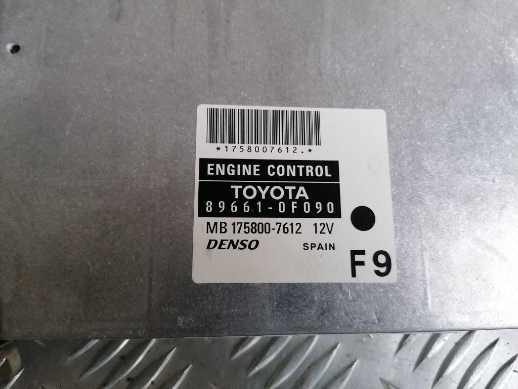 Dzinēja vadības bloks priekš TOYOTA COROLLA VERSO 2005