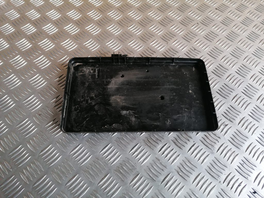 Akumulatora stiprināšanas korpuss priekš TOYOTA COROLLA VERSO 2005 1 Akumulatora stiprināšanas korpuss priekš TOYOTA COROLLA VERSO 2005