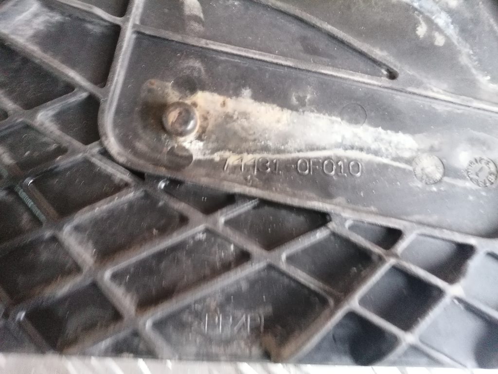 Akumulatora stiprināšanas korpuss priekš TOYOTA COROLLA VERSO 2005 3 Akumulatora stiprināšanas korpuss priekš TOYOTA COROLLA VERSO 2005