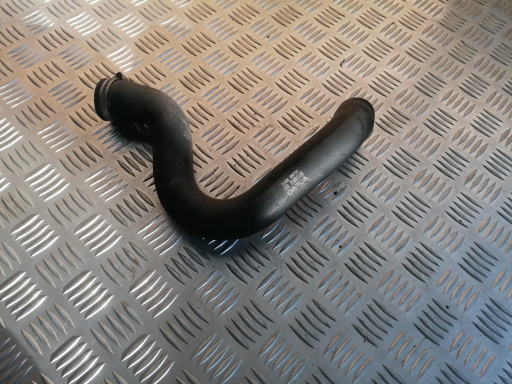 Dzesēšanas caurule priekš VOLVO V70 2004