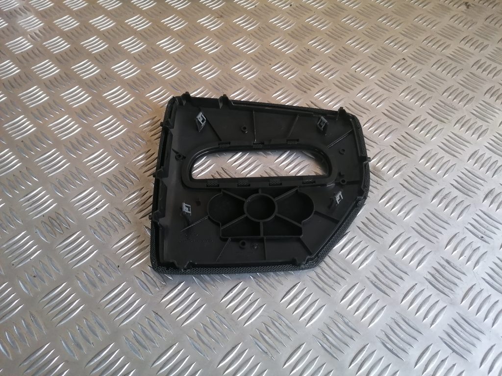 Mērinstrumentu paneļa skaļruņa apdare priekš VOLVO V70 2004 2 Mērinstrumentu paneļa skaļruņa apdare priekš VOLVO V70 2004