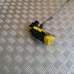 Priekšējo labo durvju slēdzene priekš VOLVO V70 2004