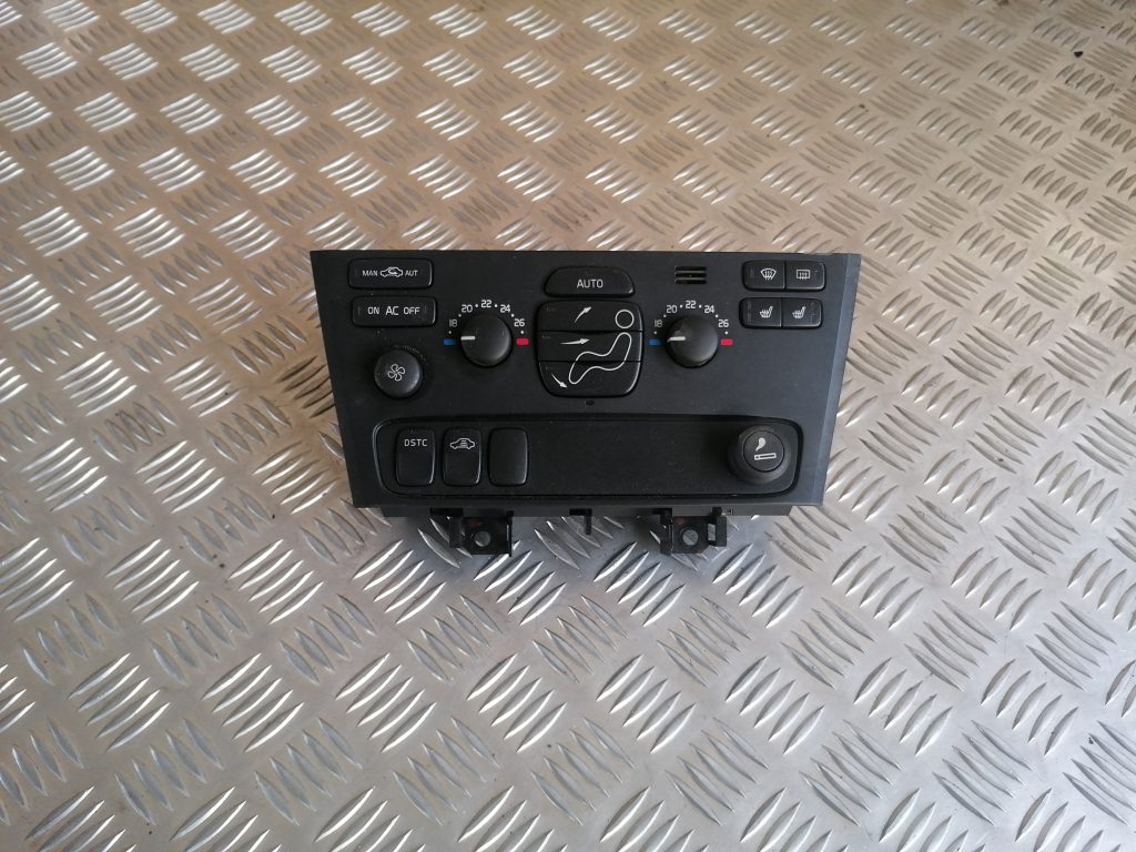 Klimata kontroles bloks priekš VOLVO V70 2004 1 Klimata kontroles bloks priekš VOLVO V70 2004