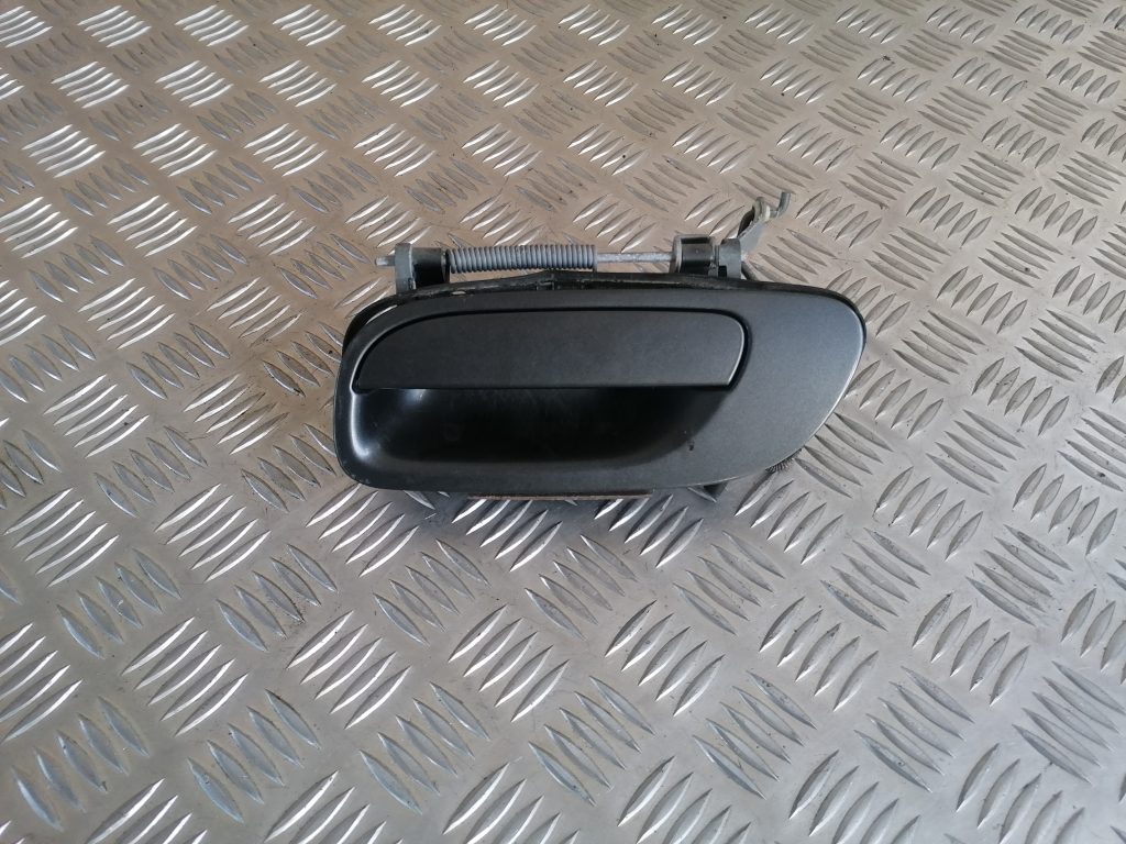 Aizmugurējais kreisais durvju rokturis priekš VOLVO V70 2004