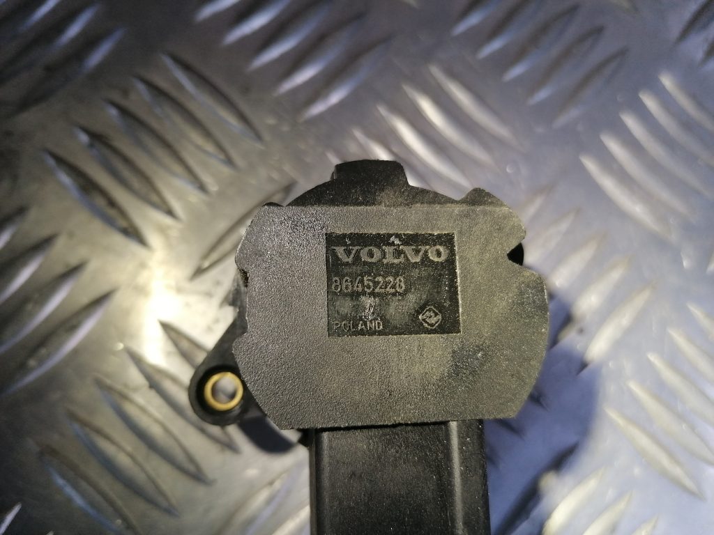 Aizdedzes slēdzenes kontakti priekš VOLVO V70 2004 2 Aizdedzes slēdzenes kontakti priekš VOLVO V70 2004