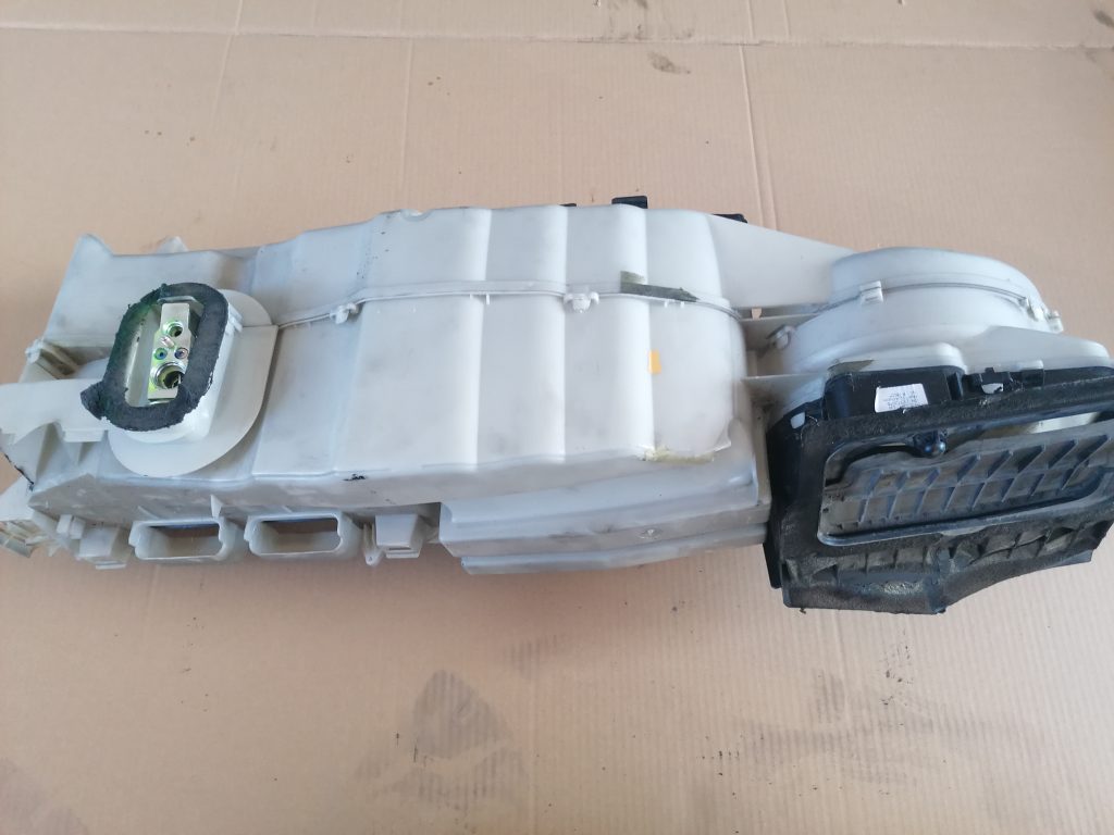 Salona sildītājs priekš VOLVO V70 2004