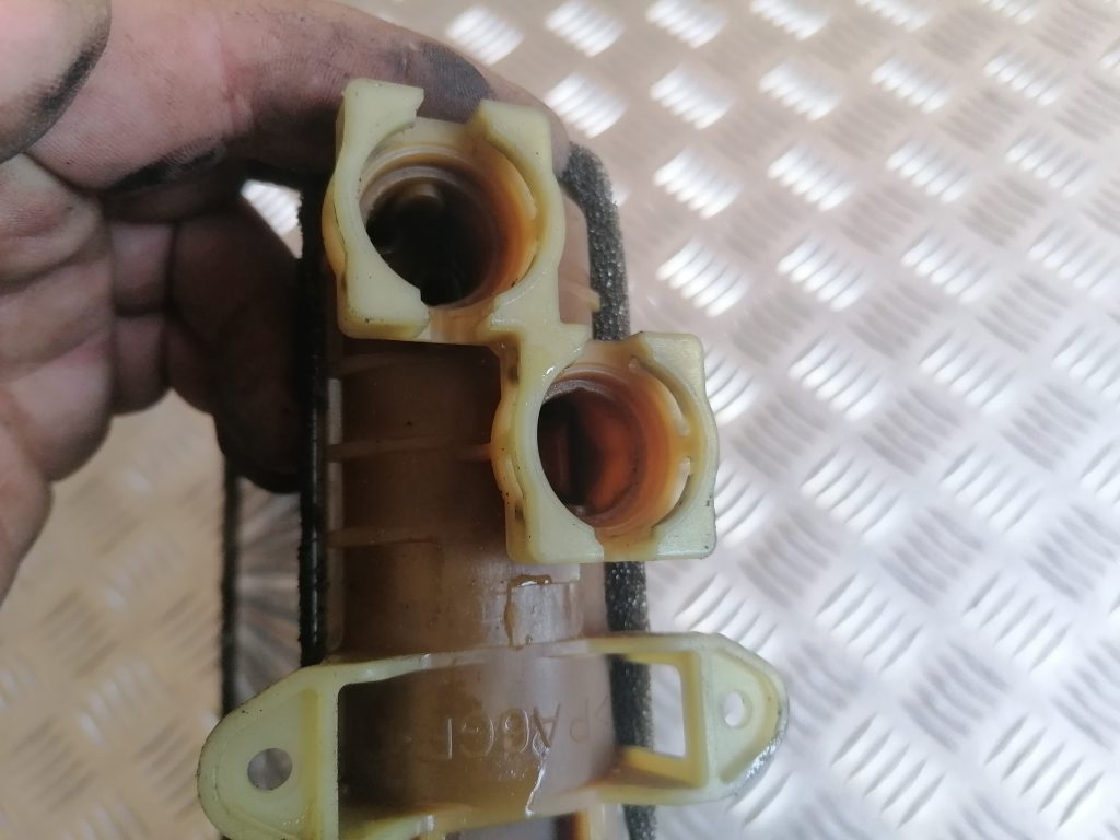 Apsildes sistēmas radiators priekš VOLVO V70 2004 3 Apsildes sistēmas radiators priekš VOLVO V70 2004