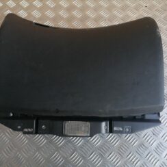 Mantu glabāšanas nodalījums pasažiera pusē priekš VOLVO V70 2004