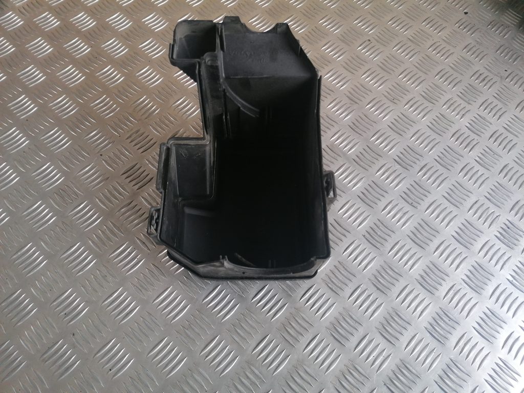 Drošinātāju kārbas korpusa vāks priekš VOLVO V70 2004