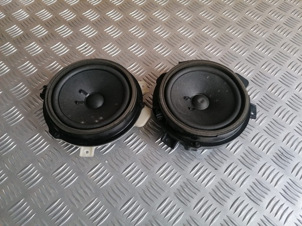 Durvju skaļrunis, apakšā priekš FORD C-MAX 2011 1 Durvju skaļrunis, apakšā priekš FORD C-MAX 2011