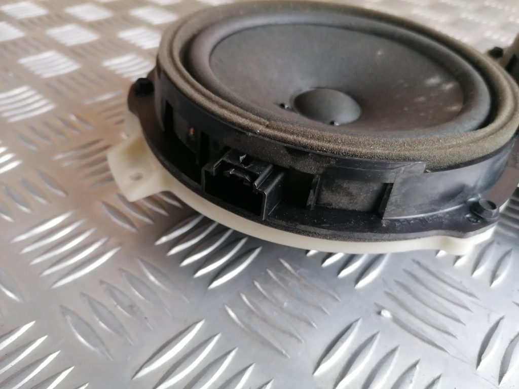 Durvju skaļrunis, apakšā priekš FORD C-MAX 2011 3 Durvju skaļrunis, apakšā priekš FORD C-MAX 2011