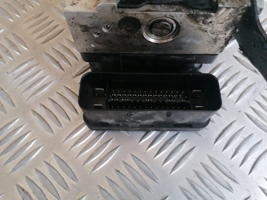 ABS bloks priekš FORD C-MAX 2011 5 ABS bloks priekš FORD C-MAX 2011