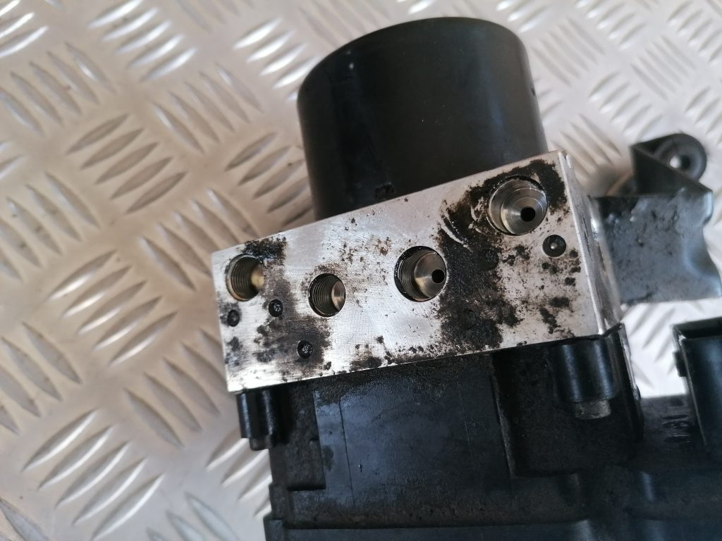 ABS bloks priekš FORD C-MAX 2011 6 ABS bloks priekš FORD C-MAX 2011