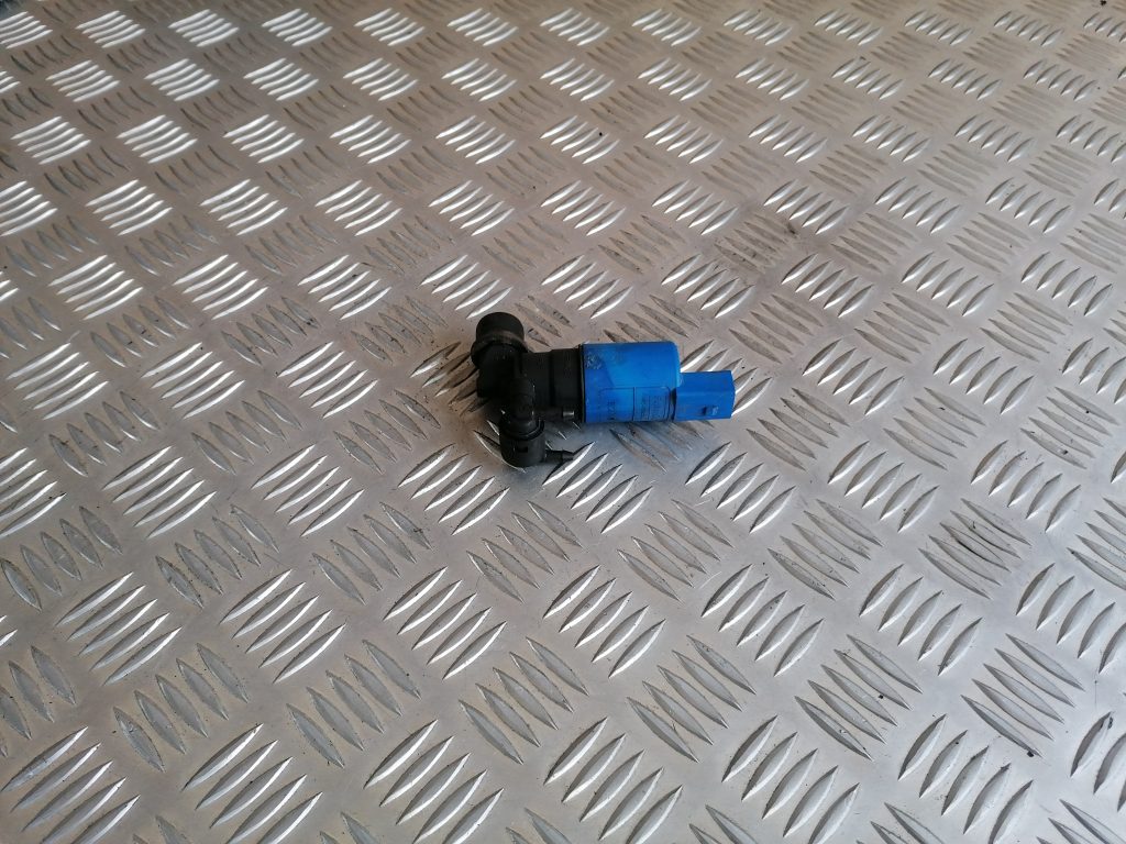 Mazgātāja šķidruma sūknis priekš FORD C-MAX 2011 1 Mazgātāja šķidruma sūknis priekš FORD C-MAX 2011