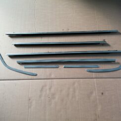 Durvju moldingu komplekts priekš FORD C-MAX 2011