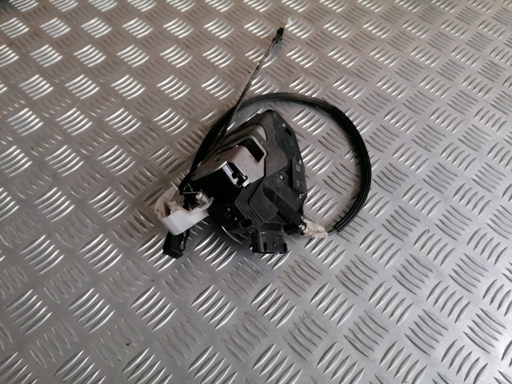 Aizmugurējo labo durvju slēdzene priekš FORD C-MAX 2011