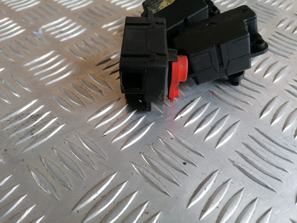 Apsildes sistēmas aktuators priekš SAAB 9-3 2002